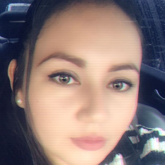 Meet your Posher, Adriana - Picture 1 of 1